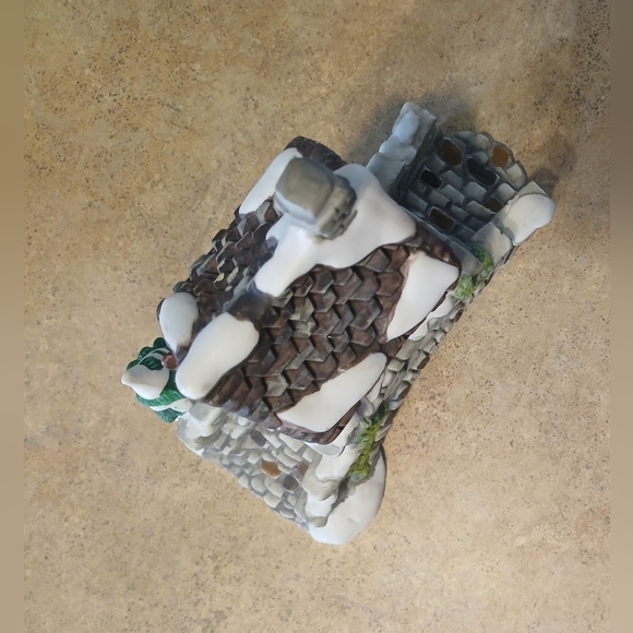 Dickens Collectables Hand Painted Porcelain Accessory - Picture 9 of 9